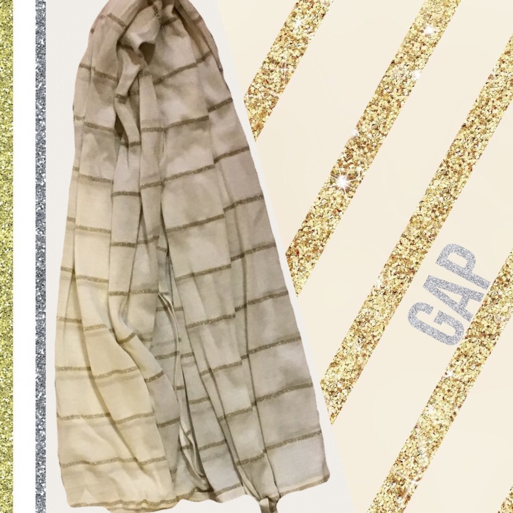 🆕Gap Cream Metallic Scarf